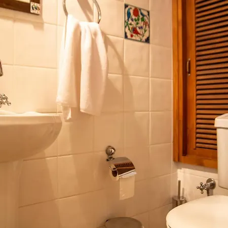 Апартаменты Marvelous Stonehouse With Backyard And Fireplace In Cesme *