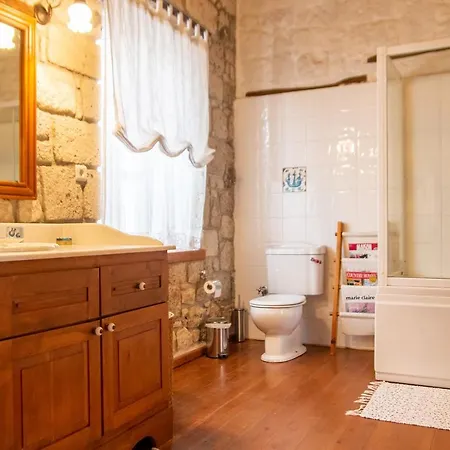 Apartment Marvelous Stonehouse With Backyard And Fireplace In Cesme *