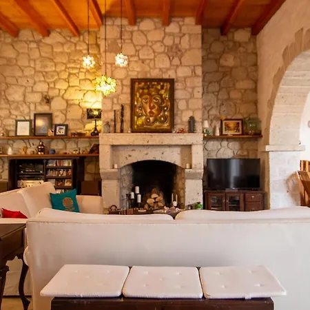 Marvelous Stonehouse With Backyard And Fireplace In Cesme Apartment